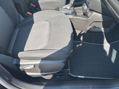 Used 2021 Jeep Renegade Latitude AWD/4WD image 19