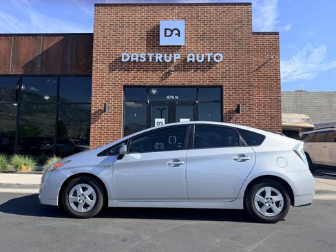 Used 2010 Toyota Prius Four FWD image 2