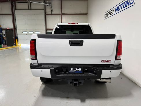 Used 2014 GMC Sierra 2500 Denali w/ Suspension Package, Off-Road image 5