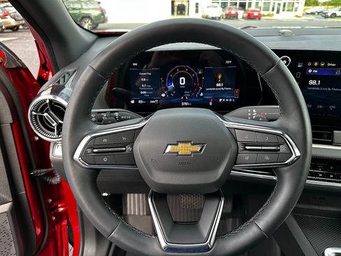 Used 2026 Chevrolet Equinox LT w/ Convenience Package II AWD/4WD image 17