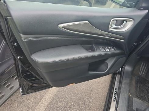 Used 2020 INFINITI QX60 Signature Edition w/ Cargo Package Essential image 8