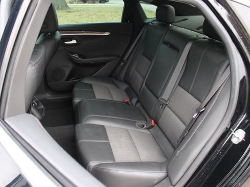 Used 2019 Chevrolet Impala LT image 31