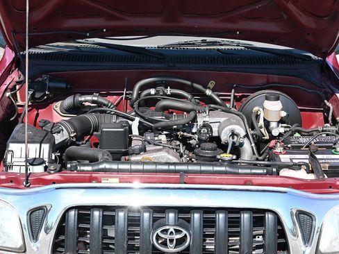 Used 2002 Toyota Tacoma 2WD Xtracab image 9