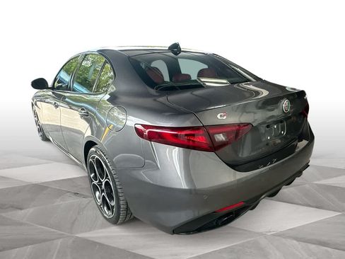 Used 2022 Alfa Romeo Giulia Veloce RWD image 6