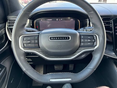 Used 2022 Jeep Wagoneer Series II w/ Premium Group I AWD/4WD image 28