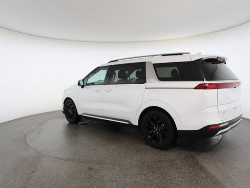 Used 2024 Kia Carnival SX image 10