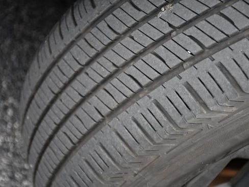 Used 2025 Kia Carnival FWD image 15