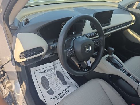 Certified 2025 Honda HR-V LX image 15