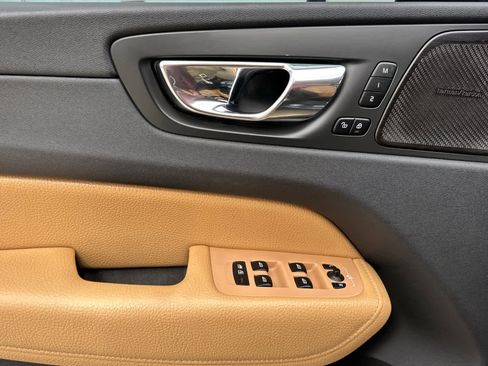 Used 2019 Volvo XC60 T8 Inscription w/ Protection Package Premier image 10