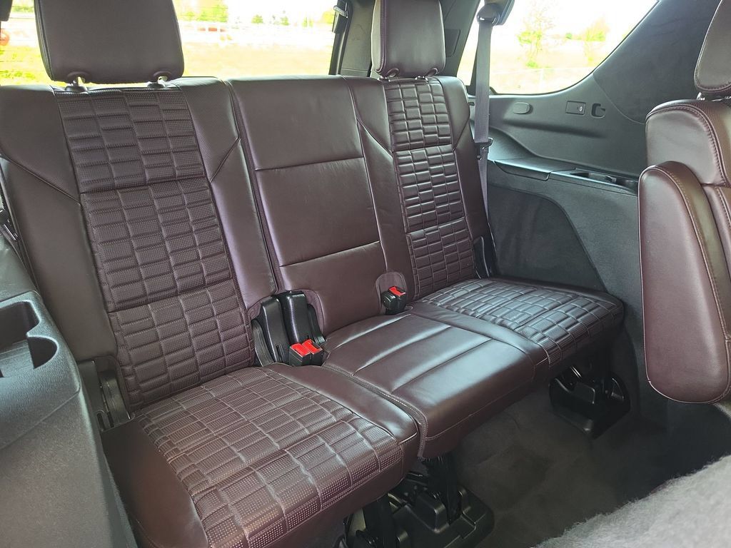 Certified 2024 Cadillac Escalade Sport Platinum w/ Heavy-Duty Trailer Package AWD/4WD image 33