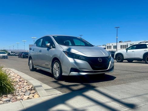Used 2024 Nissan Leaf S FWD image 4