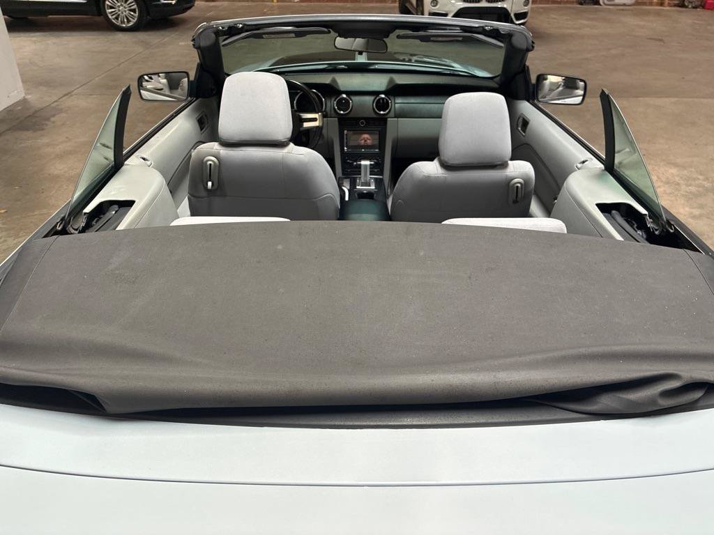 Used 2005 Ford Mustang Premium RWD image 15