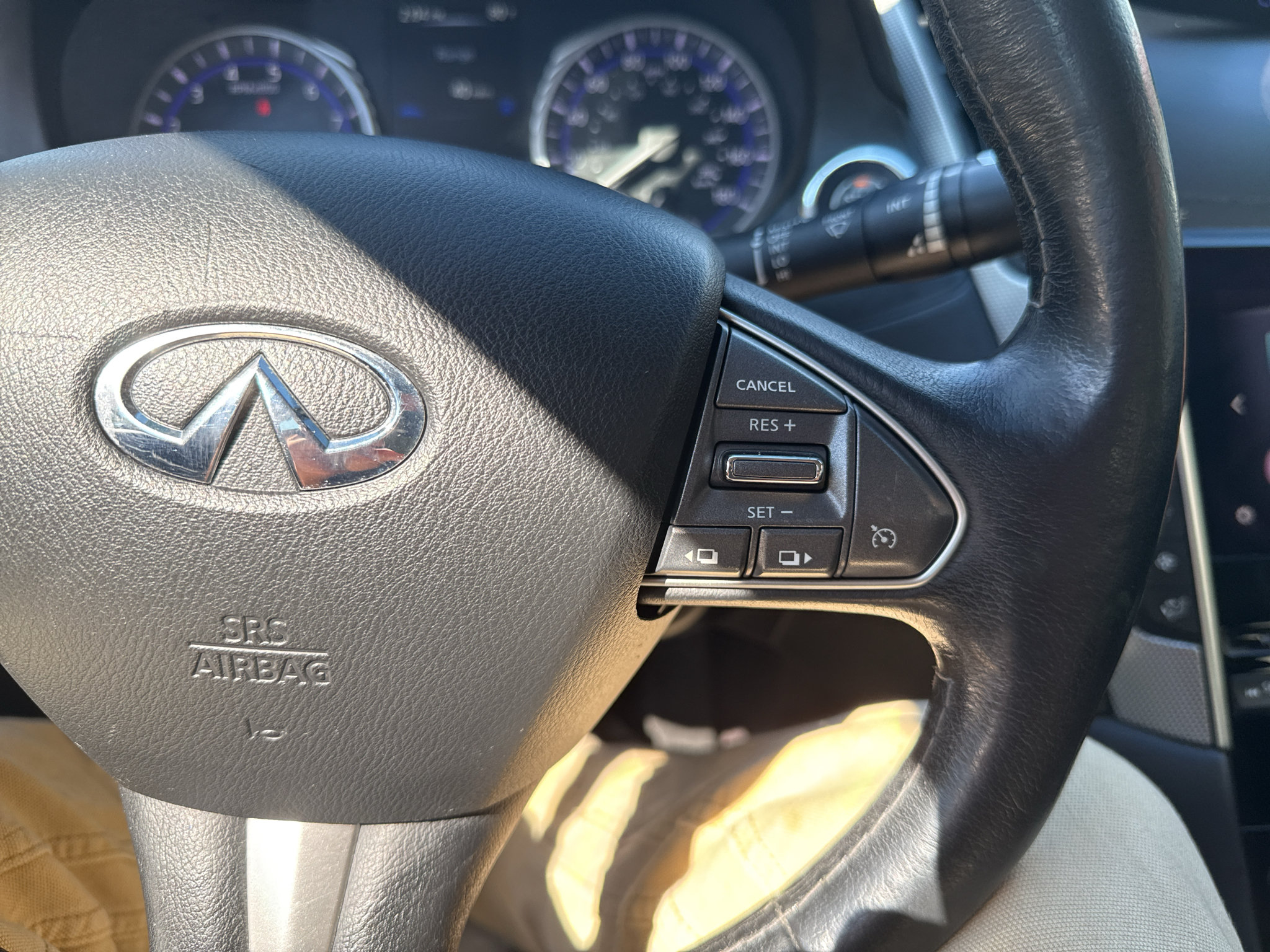Used 2015 INFINITI Q50 AWD w/ Moonroof Package image 17