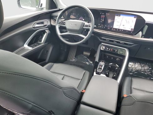 Used 2025 Audi Q5 Premium w/ Convenience Package AWD/4WD image 11
