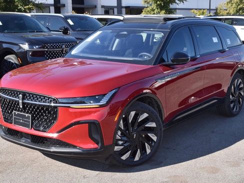 New 2026 Lincoln Nautilus Reserve w/ Jet Appearance Package image 12