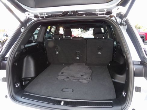 Used 2022 Jeep Grand Cherokee Altitude image 16