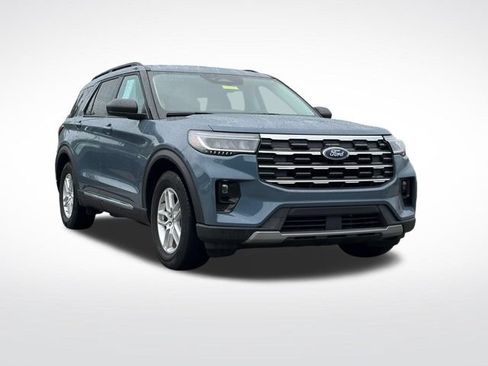 Used 2025 Ford Explorer Active w/ Active Comfort Package RWD image 1