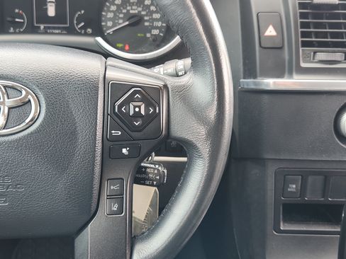 Used 2018 Toyota Sequoia SR5 RWD image 28