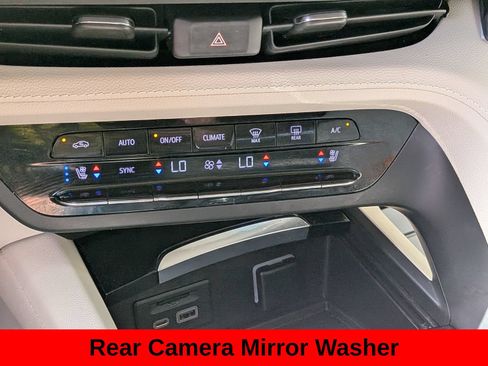Used 2022 Buick Envision Avenir w/ Technology Package II AWD/4WD image 22