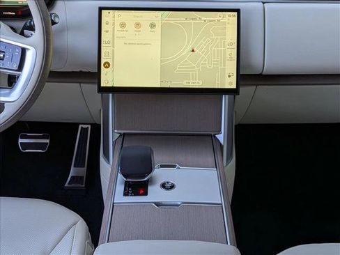 New 2026 Land Rover Range Rover Long Wheelbase SE image 11