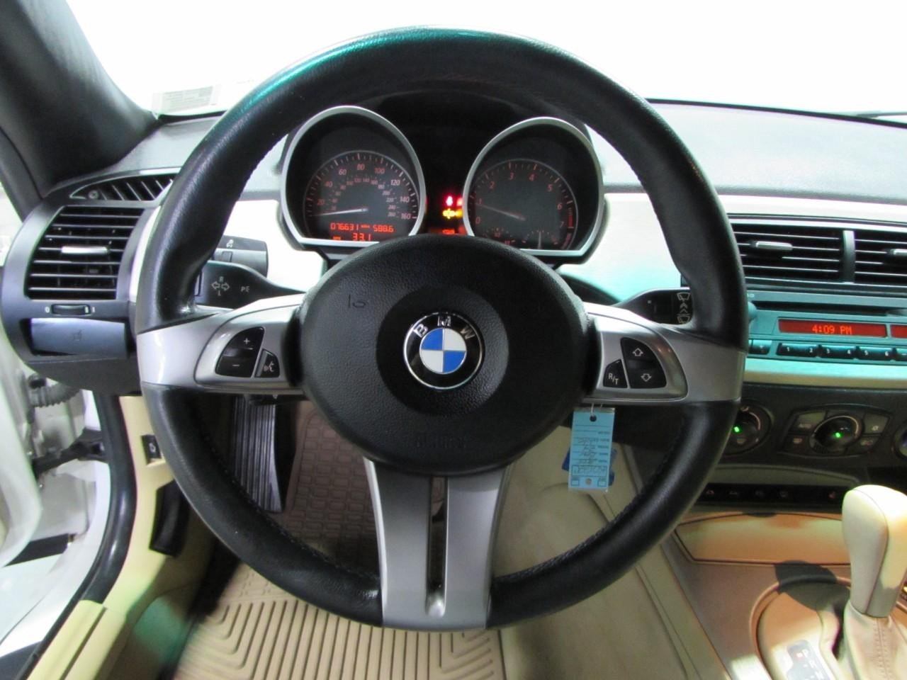 Used 2005 BMW Z4 3.0i RWD image 20