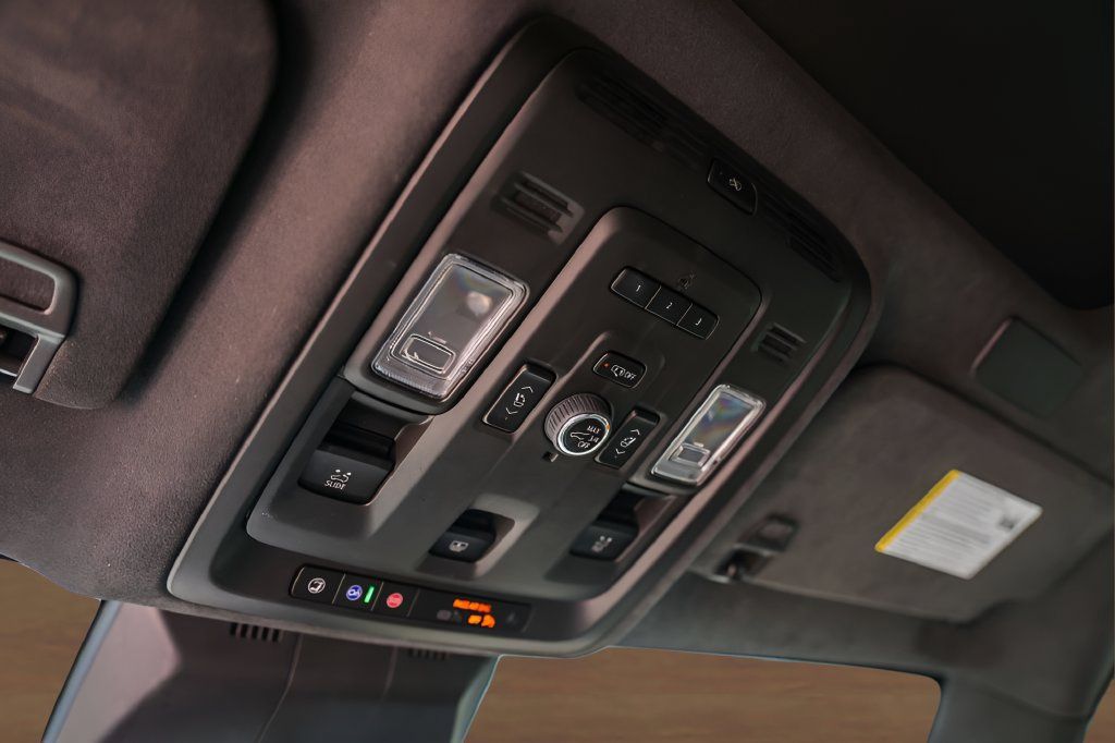 Used 2024 Cadillac Escalade V AWD/4WD image 21