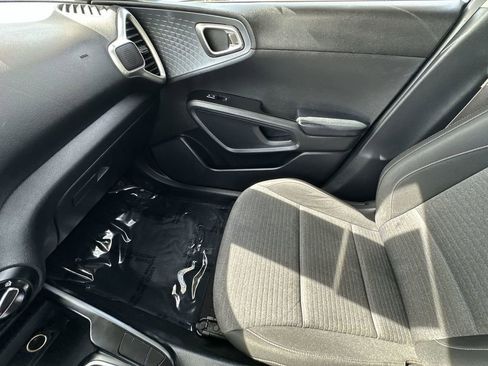 Used 2021 Kia Soul S image 26