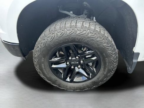 Used 2024 Chevrolet Silverado 1500 Custom Trail Boss AWD/4WD image 36