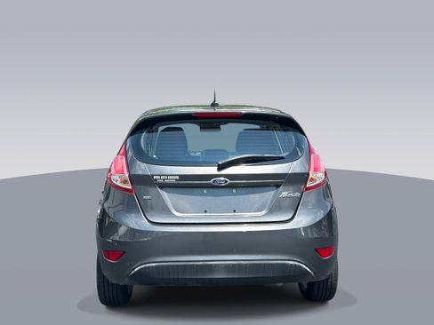 Used 2015 Ford Fiesta SE image 4