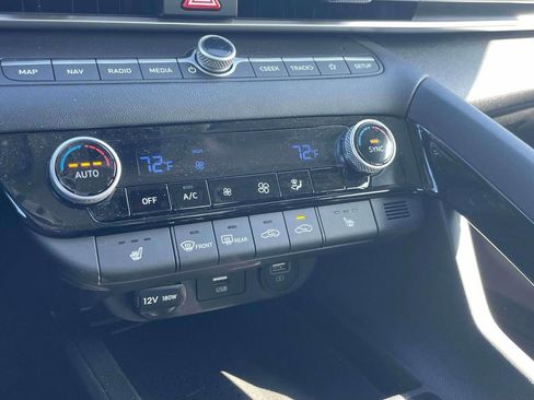 Used 2023 Hyundai Elantra SEL w/ Convenience Package image 26