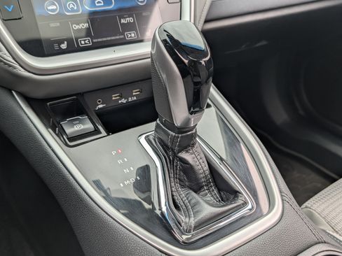 Used 2022 Subaru Outback Premium image 29