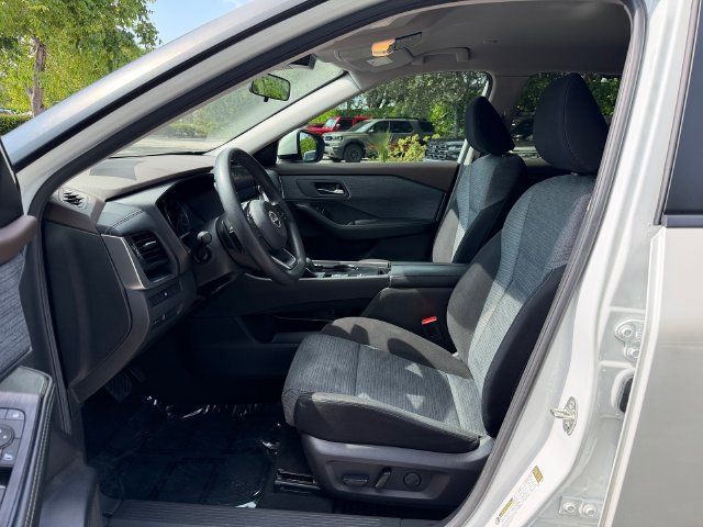 Used 2023 Nissan Rogue SV FWD image 9