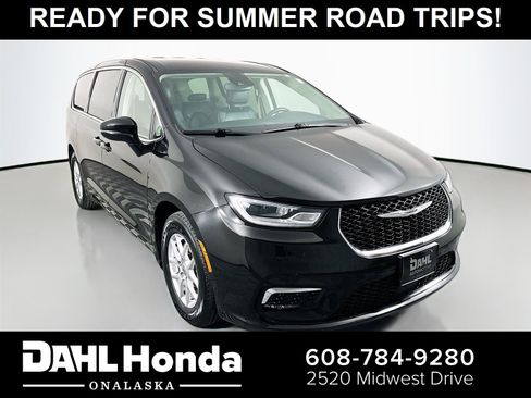 Used 2024 Chrysler Pacifica Touring-L FWD image 1
