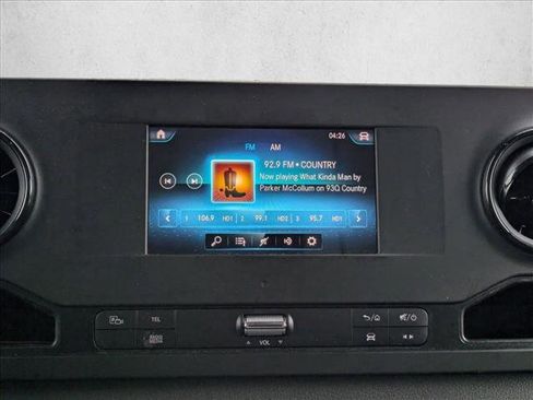 Used 2021 Mercedes-Benz Sprinter 2500 image 13