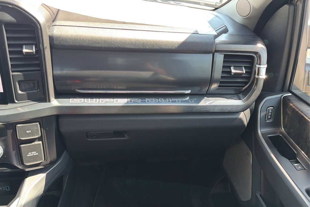 Used 2025 Ford F350 Lariat AWD/4WD image 22