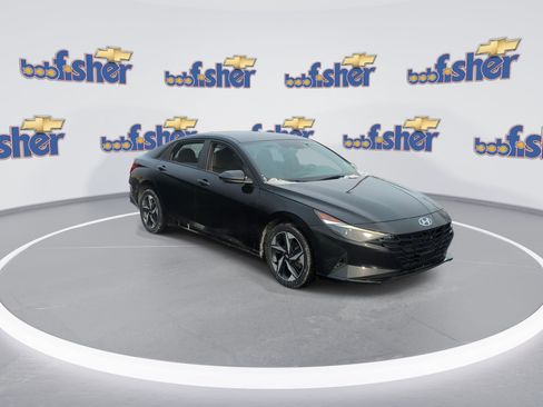 Used 2023 Hyundai Elantra SEL w/ Convenience Package image 2