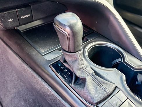 Used 2023 Toyota Camry SE FWD image 21