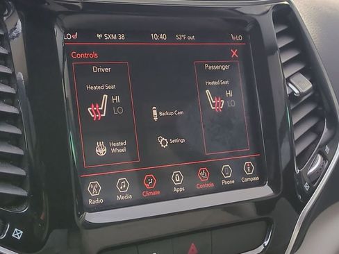 Used 2019 Jeep Cherokee Limited image 34