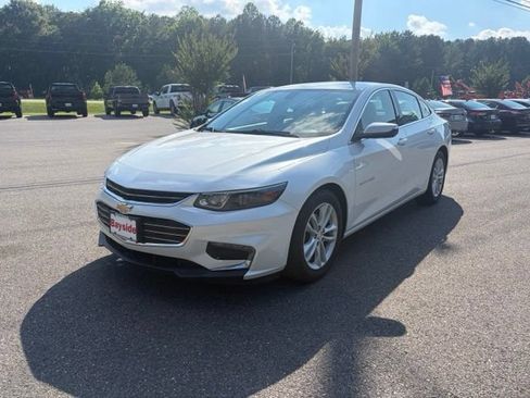 Used 2018 Chevrolet Malibu LT w/ Leather Package FWD image 7
