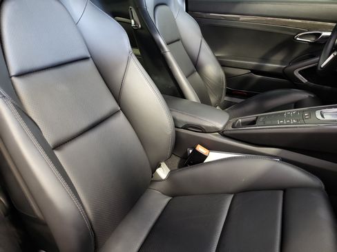 Certified 2019 Porsche 911 Turbo S AWD/4WD image 27