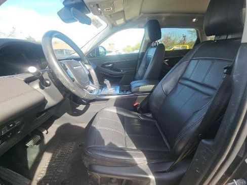 Used 2020 Land Rover Range Rover Evoque SE image 4
