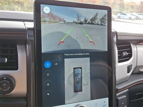 Used 2024 Ford Expedition Timberline image 4