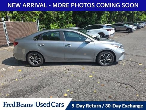 Used 2022 Kia Forte LXS FWD image 4