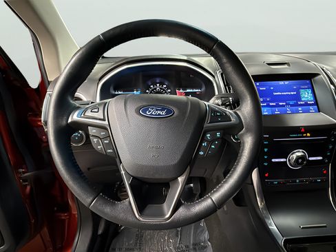 Used 2019 Ford Edge Titanium w/ Cold Weather Package AWD/4WD image 22