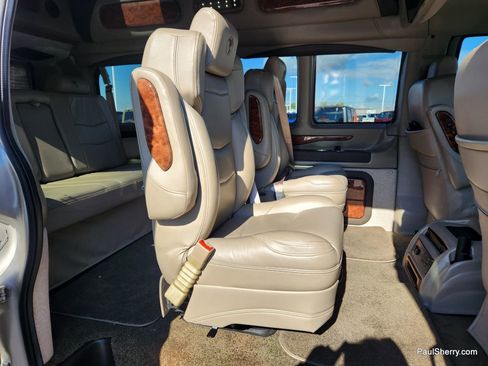 Used 2021 Chevrolet Express 2500 LS w/ Enhanced Convenience Package image 46