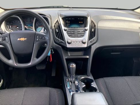 Used 2017 Chevrolet Equinox LS FWD image 16