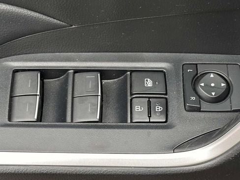 Used 2023 Toyota RAV4 XLE Premium image 13