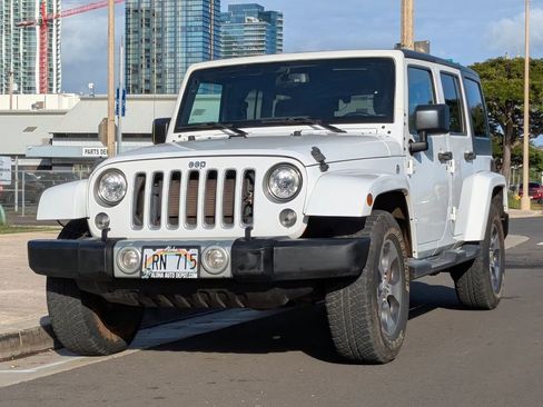 Used 2017 Jeep Wrangler Unlimited Sahara w/ Connectivity Group AWD/4WD image 1