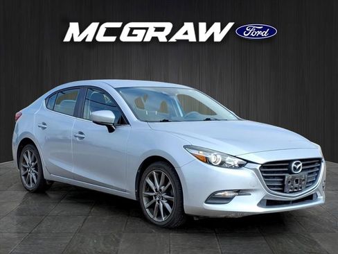 Used 2018 MAZDA MAZDA3 Touring image 4