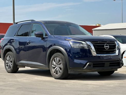Used 2024 Nissan Pathfinder SV FWD image 10